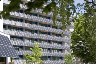 La réforme vise à développer le recours aux énergies renouvelables locales, à diminuer la consommation énergétique, à remplacer les installations de chauffage à énergie fossile tout en renforçant l'accompagnement des différents acteurs impliqués (photo symbolique). Keystone/GAETAN BALLY
